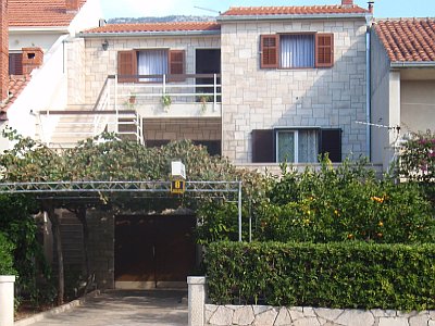 Apartmani Bol Bra�