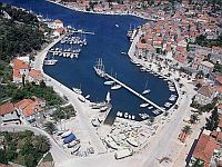 Apartmani Milna Bra�